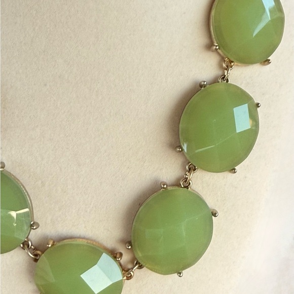 Premier Designs Pale Green Facet Stones Gold Costume Jewelry Necklace - Picture 6 of 12